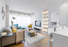 Francisco Silvela Apartment by Flatsweethome